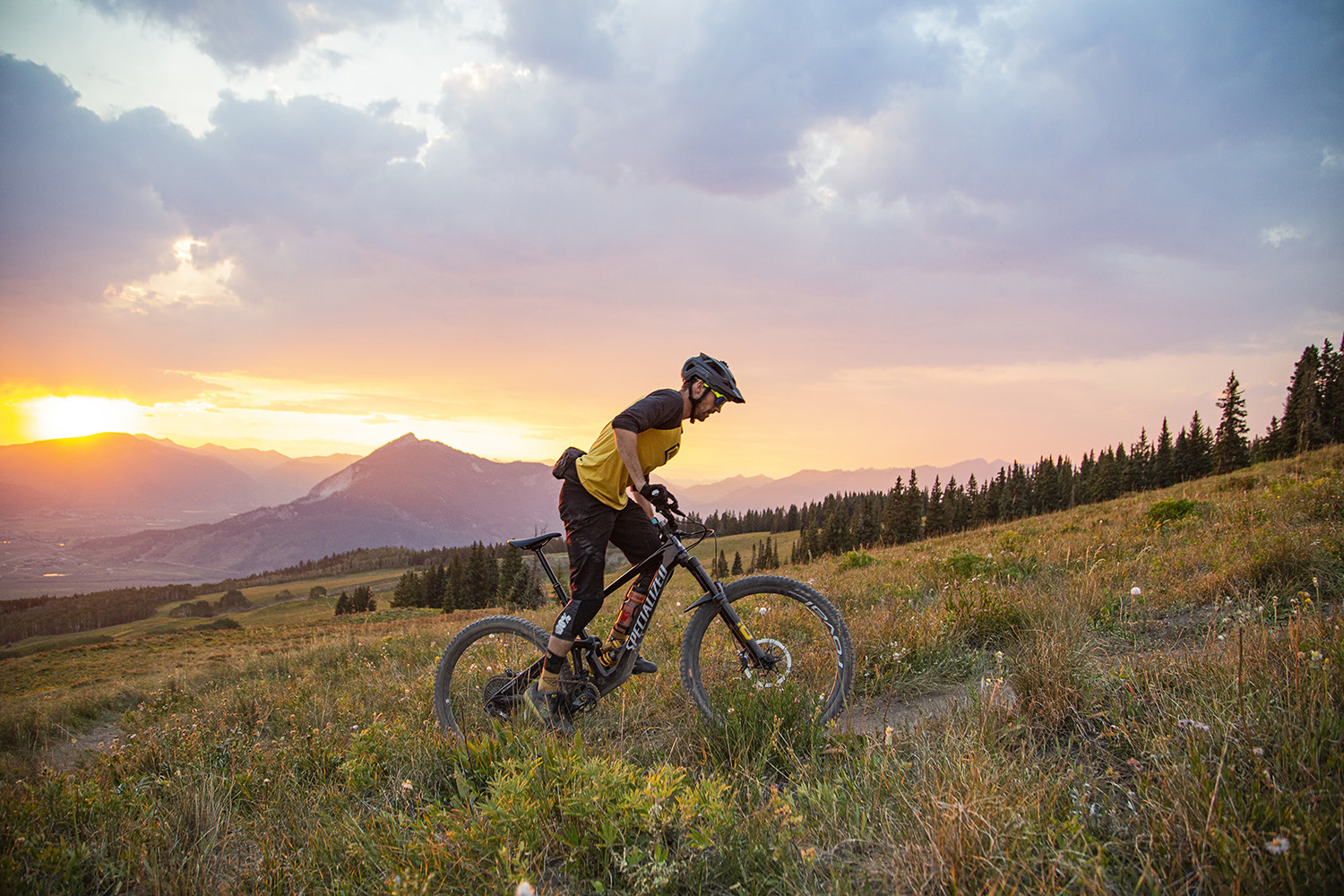 Exporteren Rij Licht Winkel -Exporteren Rij Licht Winkel zCement Creek road mountain biking sunset Crested Butte
